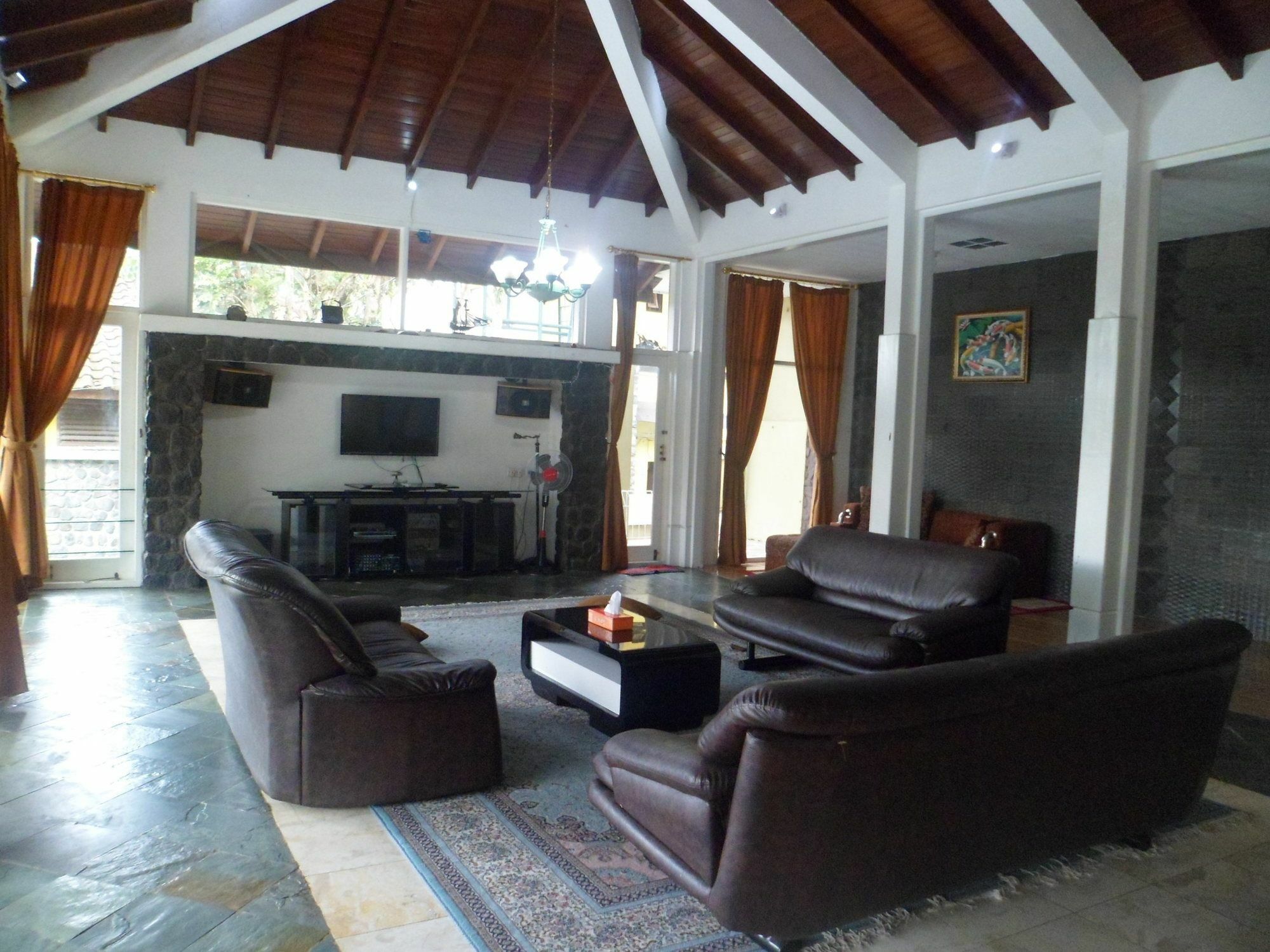Villa Bukit Danau Cipanas  Εξωτερικό φωτογραφία