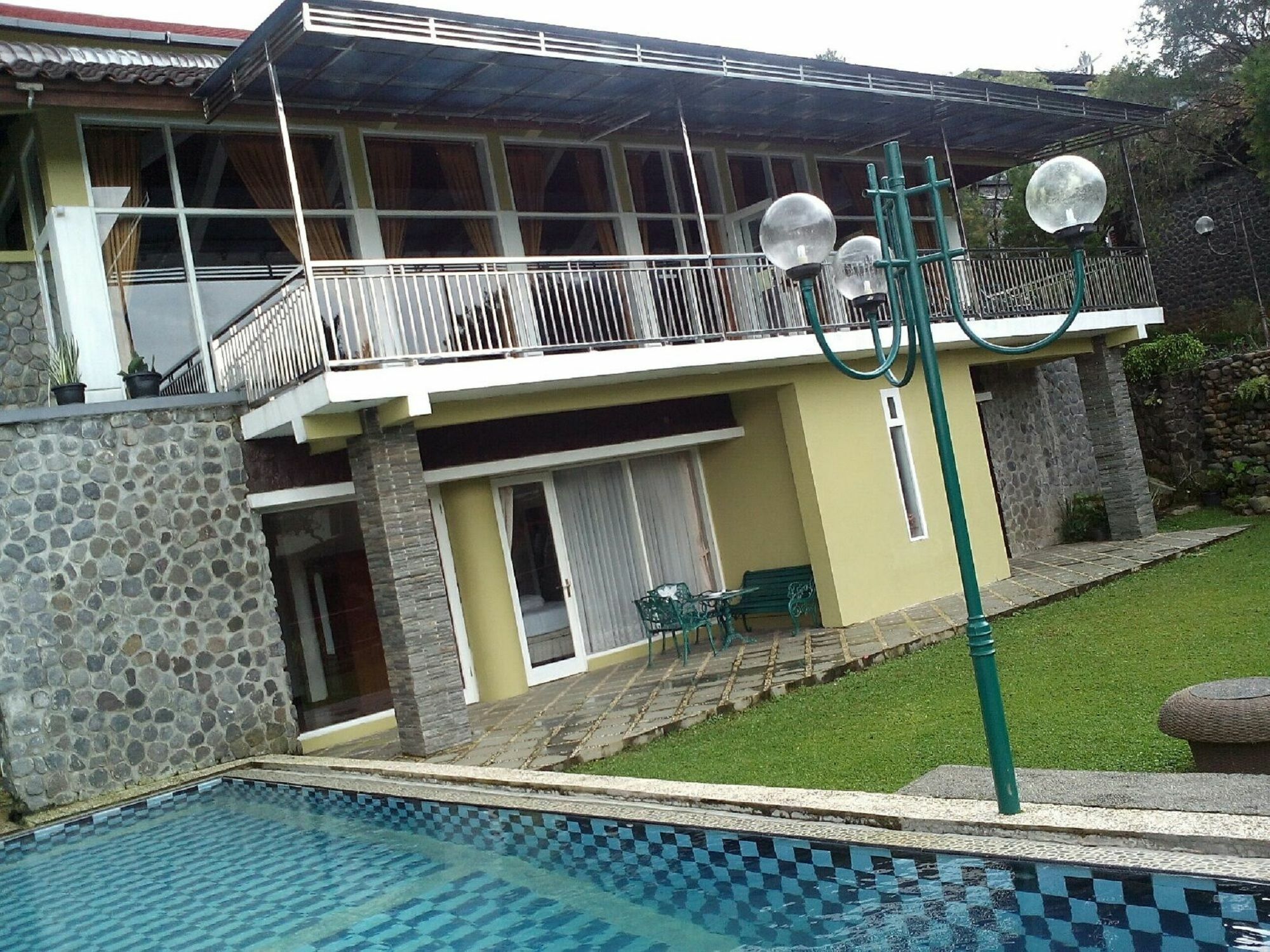 Villa Bukit Danau Cipanas  Εξωτερικό φωτογραφία