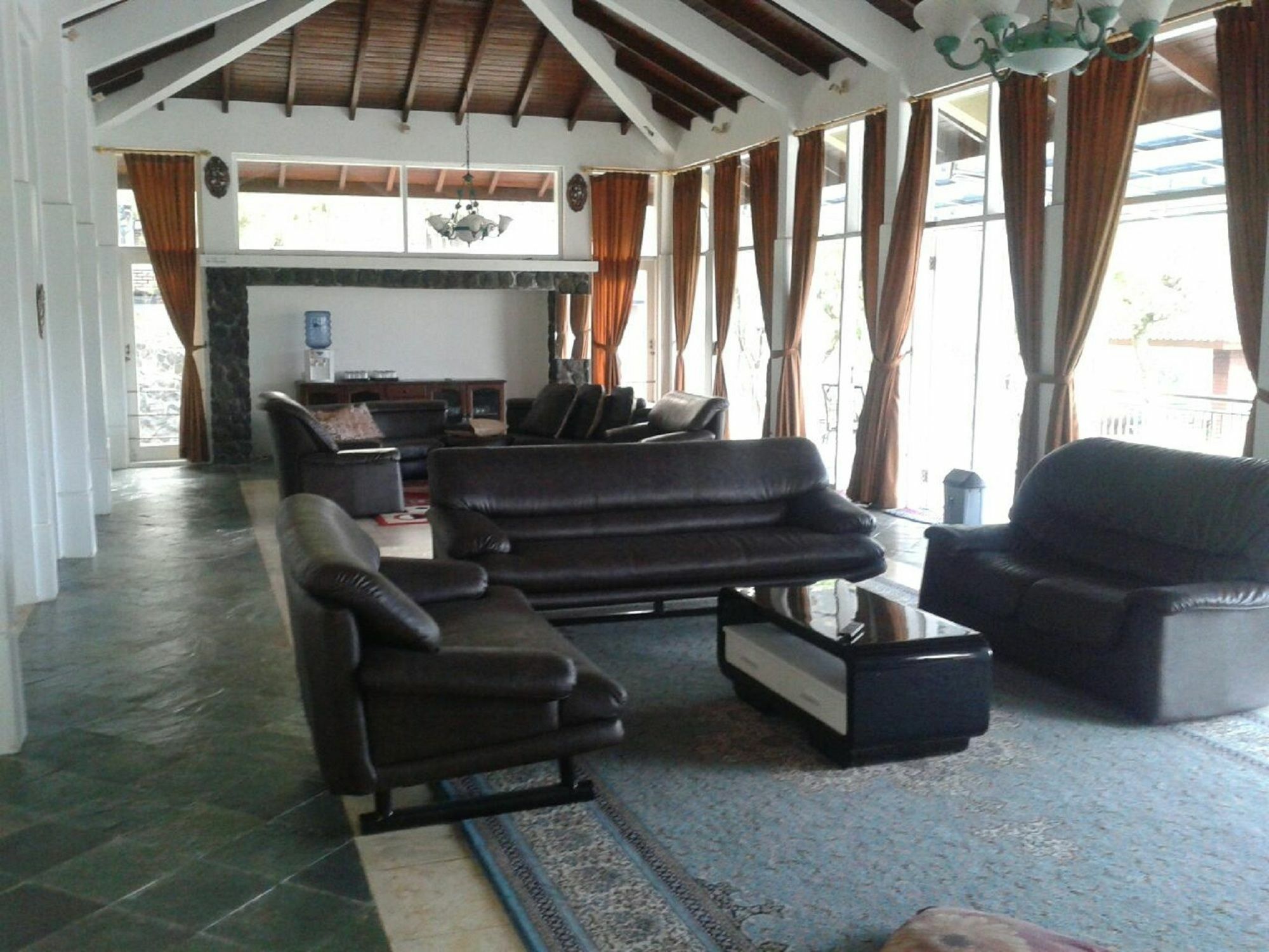 Villa Bukit Danau Cipanas  Εξωτερικό φωτογραφία