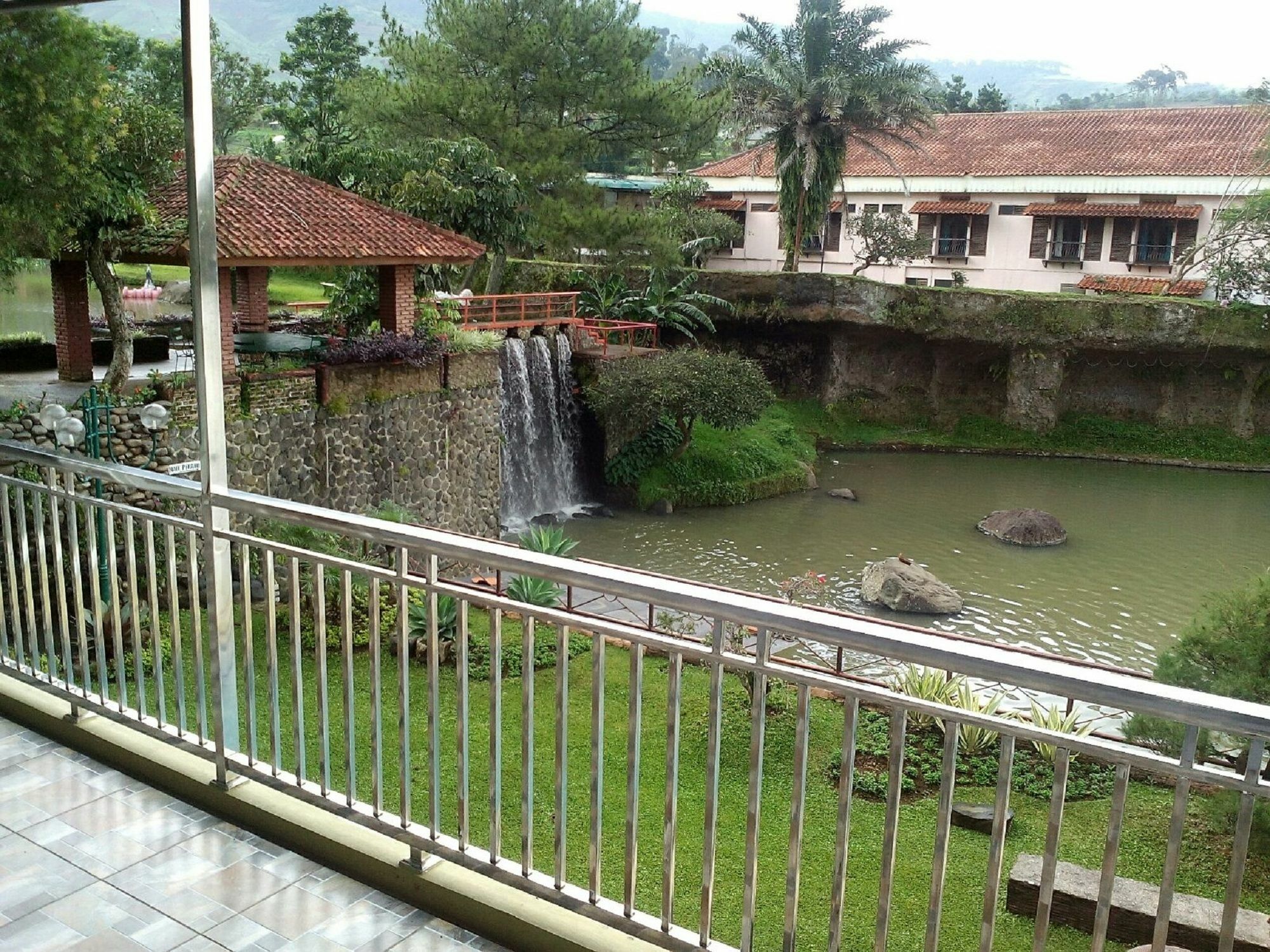 Villa Bukit Danau Cipanas  Εξωτερικό φωτογραφία